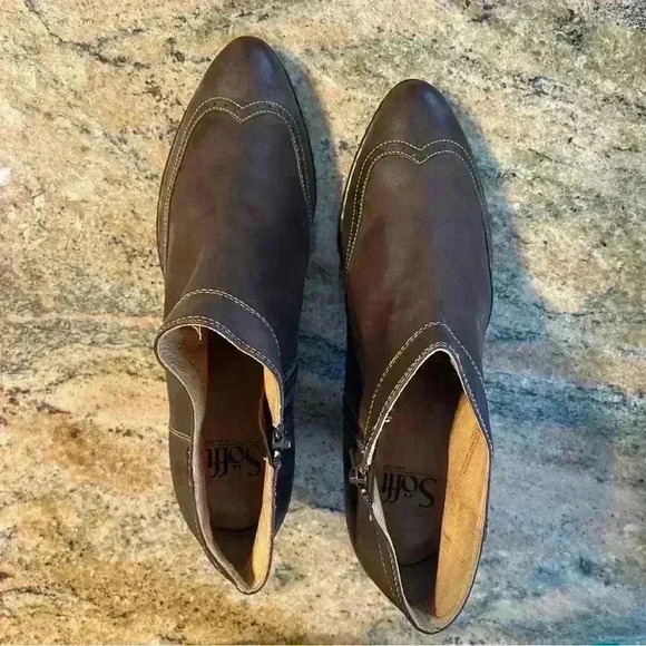 Sofft Brown Leather Wingtip Ankle Boots Size 8 Medium - Picture 13 of 13